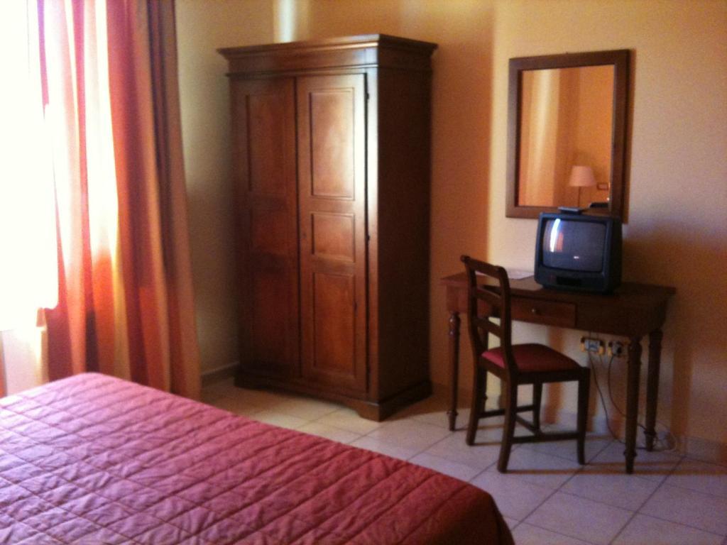 Borgo San Martino Resort Riparbella Room photo